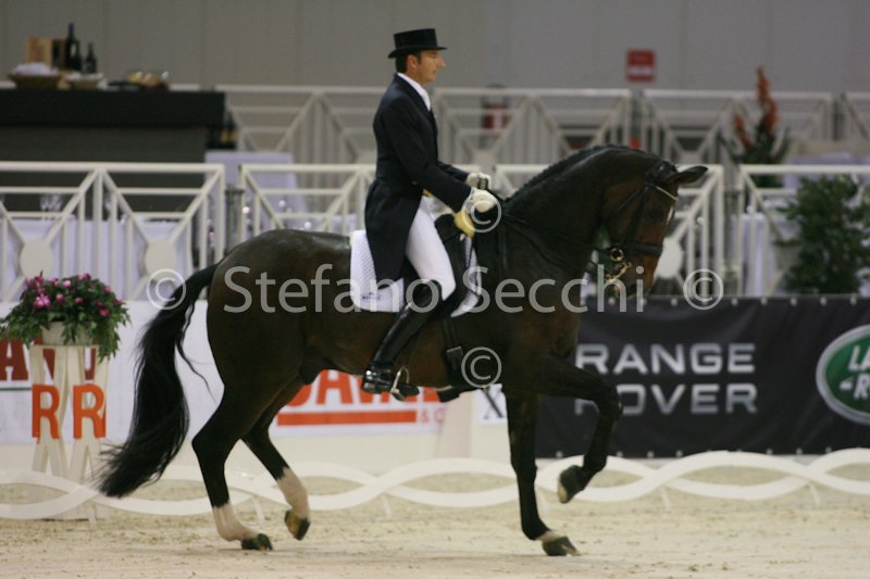 LAUGKS_MEGGLE\'S WELTTALL_MILANO_2011_SS2_2408.jpg